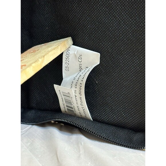 Case Logic Soft CD Travel Carrying Case Holds 32 Zipper Black - Picture 6 of 8